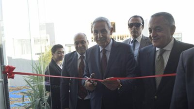 بالصور.. تفاصيل جولة وزير الصناعة في «6 أكتوبر».. افتتاح أول مجمع لخدمات المصدرين.. تدشين مصنعين لأجهزة معالجة المياه والمواد الغذائية.. وقابيل: تشجيع التصدير هدف قومي