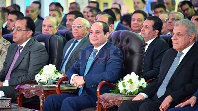 رسائل السيسي من المنوفية.. الانتهاء من تنفيذ المدينة الصناعية للغزل والنسيج.. الاهتمام بالتعليم في المجال الطبي وتوفير فرص عمل.. مصر لن تحارب أشقاءها.. ونمارس السلام في علاقتنا مع الآخرين