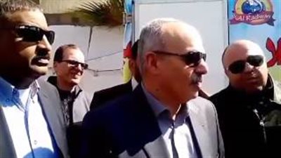 بالفيديو.. توزيع شنط غذائية بـ 20 جنيها في بورسعيد