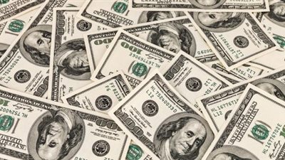 خبير مصرفي: رفع سعر الصرف يسهم في خفض الدولار