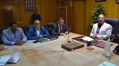 محافظ الإسماعيلية يخاطب الأوقاف والزراعة لحل مشكلات قرية الظاهرية