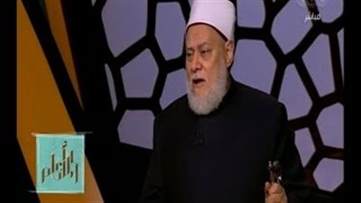 علي جمعة: «مينفعش الراجل يضرب المرأة لو تهورت ورزعته بالكف»