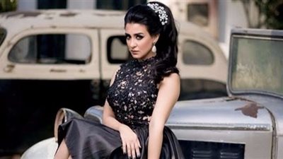 جيهان خليل تواصل تصوير أبواب الشك في الشيخ زايد