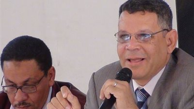 نقيب أطباء الأقصر يفتتح معرض «الأقصر تقرأ» للكتاب