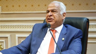 فرج عامر يطلب التحقيق في الادعاء بإضافة بند لقانون الرياضة بعد إقراره