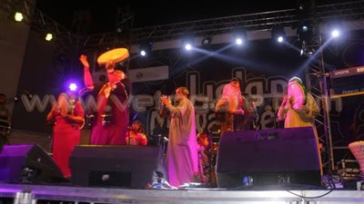 بالصور.. «مزاهر» تنشر البهجة بـ«الزار» في مهرجان «مواويل»