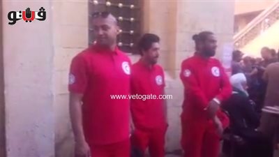 انتشار أفراد الهلال الأحمر في محيط مسجد زين العابدين (فيديو)