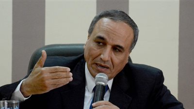 عبد المحسن سلامة يدعو النقابات المهنية لاجتماع الأسبوع المقبل