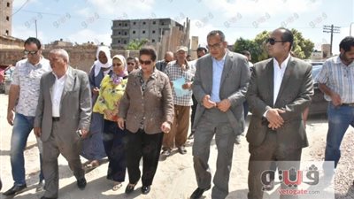 محافظ البحيرة ونائب وزير الإسكان يتفقدان عمارات الكسارة برشيد