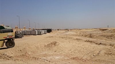 إقبال جماهيري على حجز «أراضي الإسكان».. سحب 43 ألف كراسة خلال 3 أيام.. الإقبال مستمر بـ«أكتوبر والسادات وبدر والعاشر».. رؤساء المدن: انخفاض أسعار الأراضي وراء شدة الإقبال.. و«