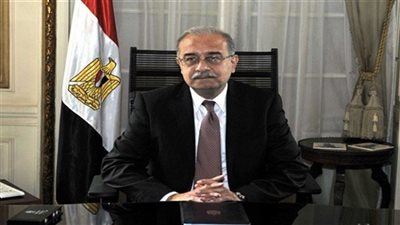 اجتماعان للحكومة قبل العيد لإنهاء الملفات المفتوحة.. شريف إسماعيل: إجراء الانتخابات المحلية قبل نهاية العام الجاري..مراجعة قانون المنظمات النقابية العمالية..وبدائل لتطوير خطوط إنتاج شركة الحديد والصلب