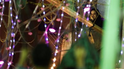 شباب يرقصون على المهرجانات في احتفالات مولد زين العابدين (فيديو)