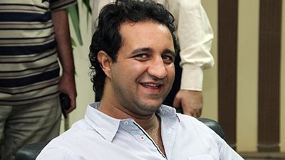 أحمد مرتضى يهنئ لاعبي الإنتاج الحربي بالفوز في غرفة خلع الملابس