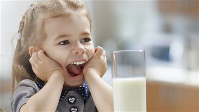 أهم 4 أطعمة لتقوية مناعة طفلك في المدرسة بدون تكاليف