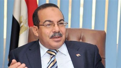 يحيى حسين: الدولة تتجه لبيع قطاع الأعمال العام والتخلص منه