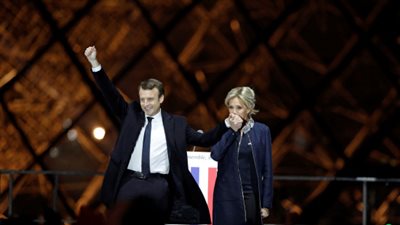 حملة توقيعات في فرنسا لرفض منح زوجة الرئيس مخصصات مالية