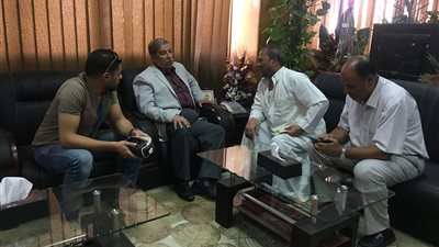 بالفيديو.. محافظ الإسماعيلية يخصص محلا تجاريا لأسرة ضحية «البلاج»