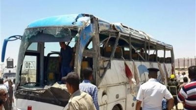 المؤسسات الدينية تنتفض ضد حادث المنيا الإرهابي.. شيخ الأزهر: عمل جبان ويخالف تعاليم الأديان السماوية.. البابا تواضروس: مصر في حرب شرسة ضد الإرهاب.. ووزير الأوقاف لـ«السيسي»: سر على بركة الله