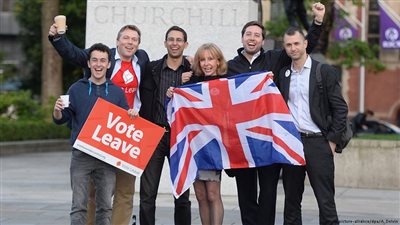 اليمين الشعبوي يحتفل بسقوط «الحجر الأول» من أوروبا الموحدة