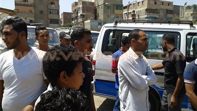 بالصور.. إضراب سائقي موقف البساتين احتجاجا على مقتل زميلهم