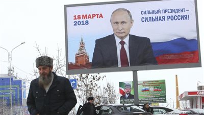 بوتين يتجه للفوز بالانتخابات وسط ما يشبه حربا باردة جديدة مع الغرب