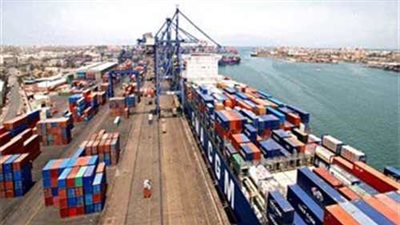 اليوم.. ميناء غرب بورسعيد يستقبل حاويتين ويودع 4 باخرات