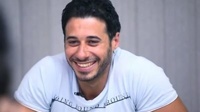 أحمد السعدني: «مخرج أفراح القبة ممكن يخلى الكرسى يمثل»