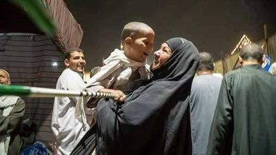 بالصور.. حكاية رقصة في مولد السيد البدوي تنسي طفلا أوجاع السرطان