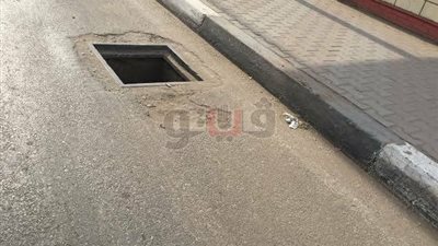 أهالي العاشر يضبطون «لصوص» أغطية بالوعات الصرف الصحي.. (صور)