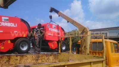 «البيئة» توزع معدات حديثة على المحافظات لمواجهة حرق قش الأرز