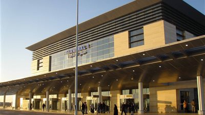 إحباط محاولة تهريب أدوية مغشوشة بمطار برج العرب