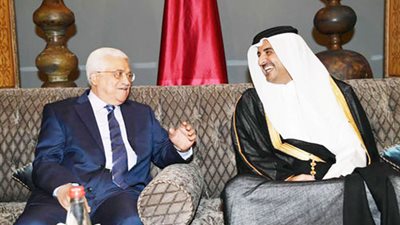 محمود عباس يبحث مع أمير قطر آخر تطورات القضية الفلسطينية