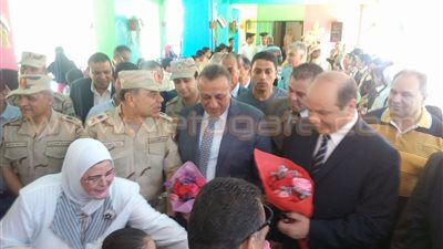 بالصور.. محافظ الجيزة يفتتح أعمال تطوير مدرسة بإمبابة