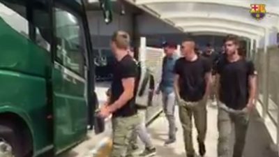 بالفيديو.. بعثة برشلونة تصل مدريد استعدادا لنهائي الكأس