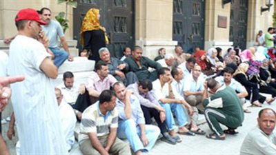 إضراب العاملين بشركة غزل المحلة للمطالبة بمستحقاتهم المالية