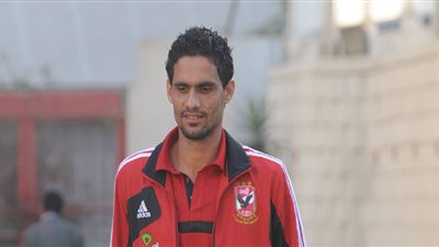 محمد نجيب يعود لقائمة الأهلي أمام سموحة