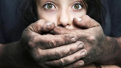 باحثة في شئون الهجرة تحذر من مخاطر الاتجار بالبشر