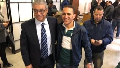 الناخبون المصريون في ميلانو يرددون هتاف «تحيا مصر» (فيديو)