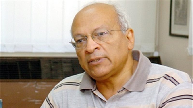 الكاتب والروائي جمال