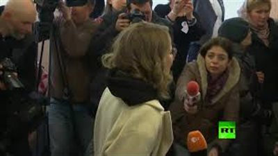 المرشحة سوبتشاك تدلي بصوتها في الانتخابات الرئاسية الروسية (فيديو)