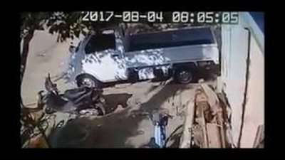 بالفيديو.. لحظة سرقة لص دراجة نارية بتونس