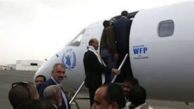 وفد الحوثيين يغادر صنعاء متوجها إلى الكويت