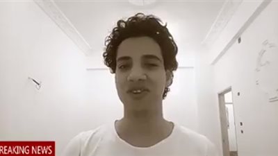 بالفيديو.. شاب يقلد أصوات شيوخ الحرم وآخرون من مصر بصوت رائع