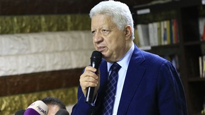 مرتضى منصور يحضر لقاء الزمالك وديتشا الإثيوبي