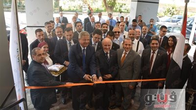 وزيرا الرياضة والإنتاج الحربي يفتتحان أحد البنوك بمركز شباب الجزيرة