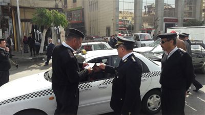 بالصور.. تحرير ٩ آلاف مخالفة مرورية بمحاور القاهرة