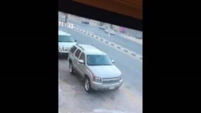 بالفيديو.. تصادم مروع بين سيارتين بسبب الانحراف الخاطئ