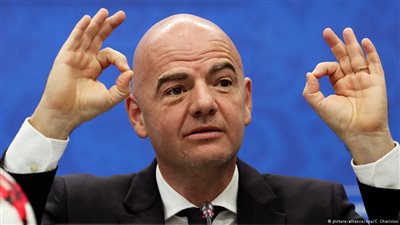 رئيس الـ«فيفا» يؤيد فكرة إقامة مونديال 2026 في أكثر من دولة