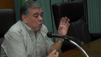 محافظ الفيوم أزال صورة 