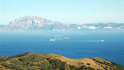 إسبانيا تطالب بريطانيا بالسيادة على «جبل طارق»